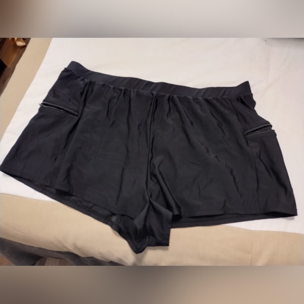 Coastal Cove Women's Black Shorts - Picture 6 of 9